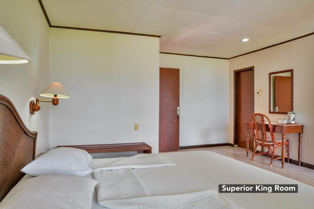 Silintong Hotel Ambarita Dış mekan fotoğraf