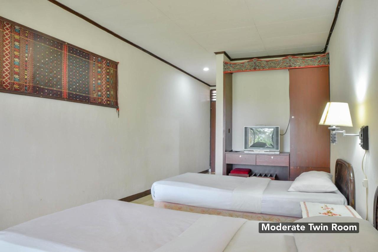 Silintong Hotel Ambarita Dış mekan fotoğraf