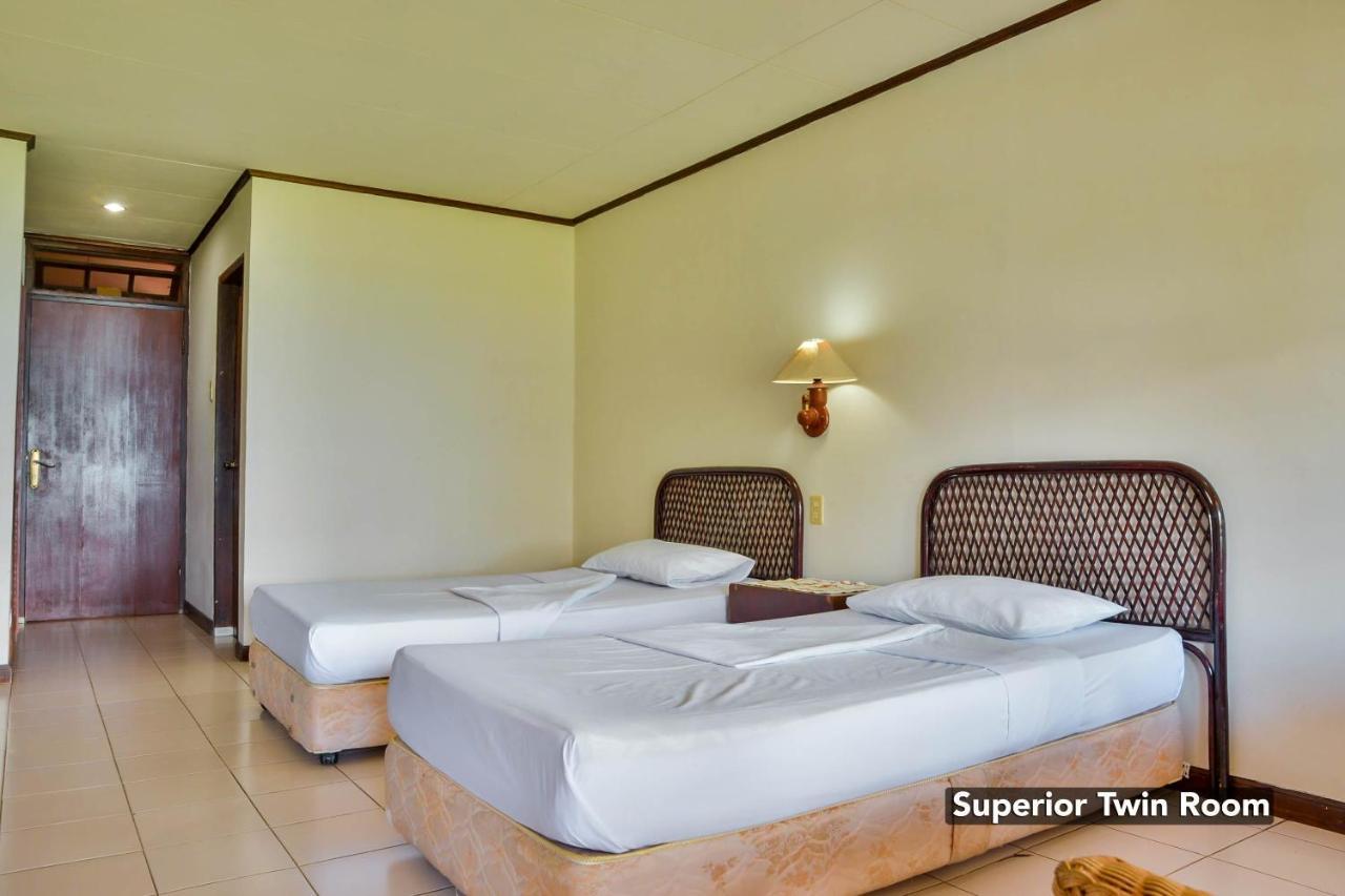 Silintong Hotel Ambarita Dış mekan fotoğraf