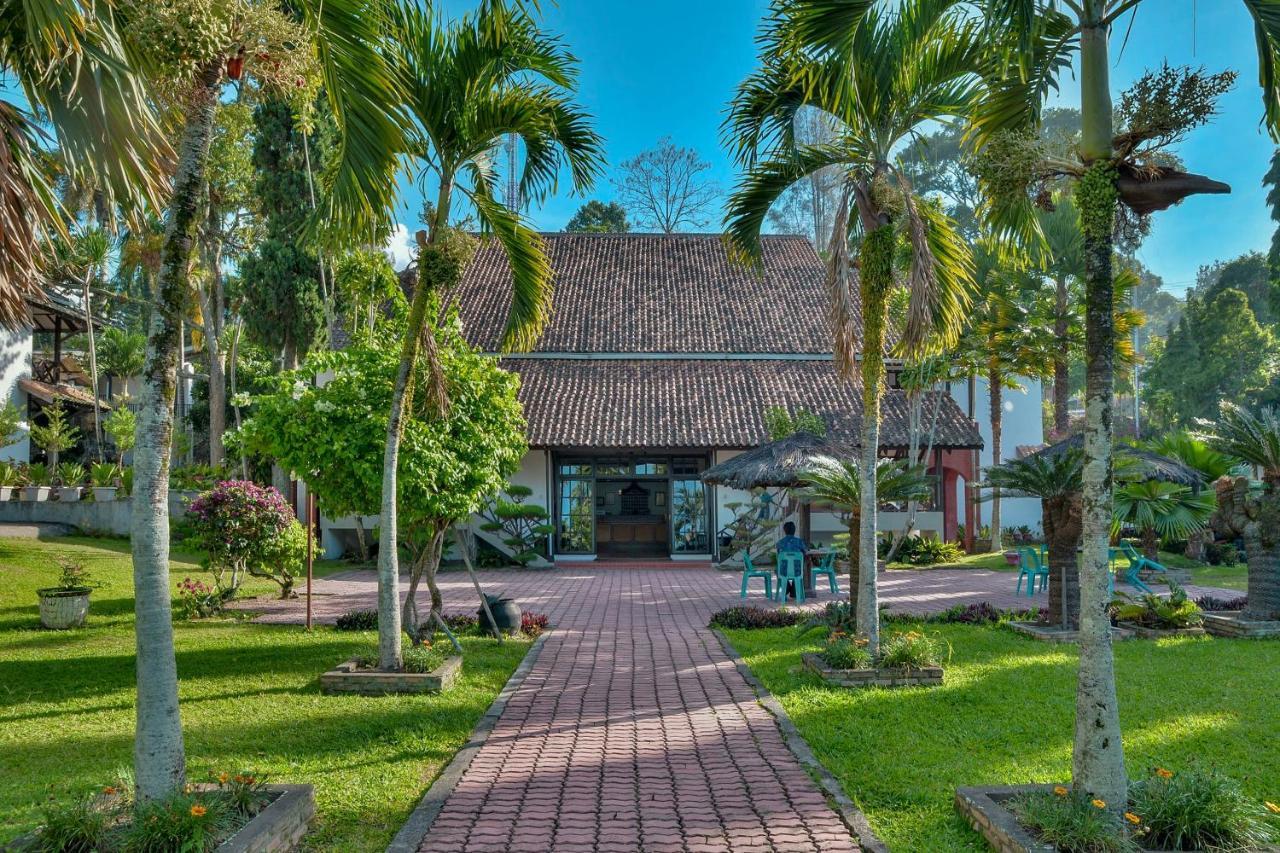 Silintong Hotel Ambarita Dış mekan fotoğraf