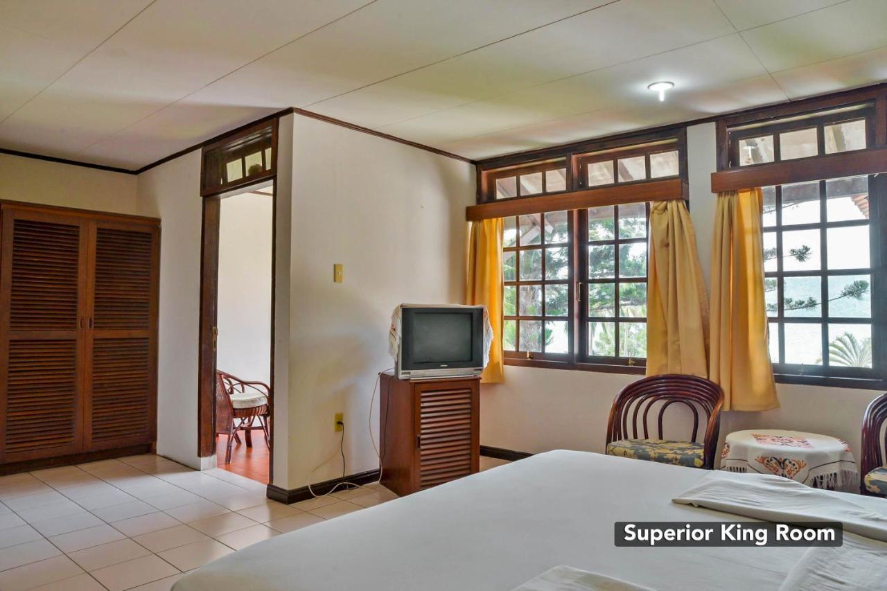 Silintong Hotel Ambarita Dış mekan fotoğraf