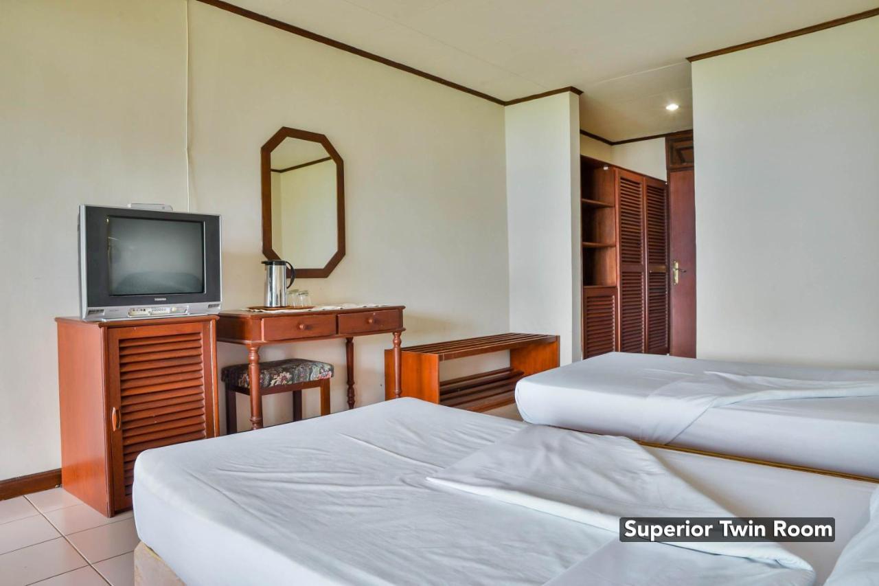 Silintong Hotel Ambarita Dış mekan fotoğraf