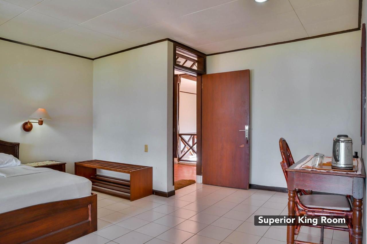 Silintong Hotel Ambarita Dış mekan fotoğraf