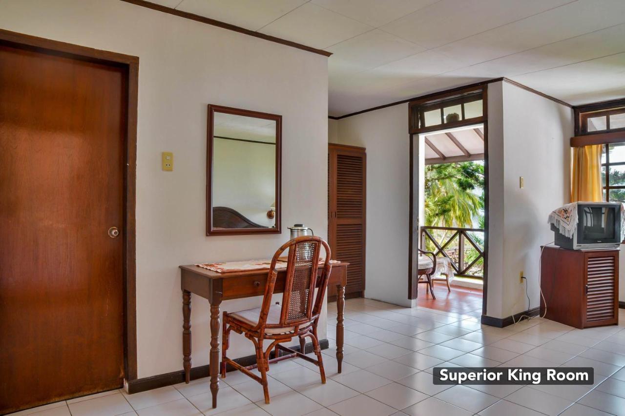 Silintong Hotel Ambarita Dış mekan fotoğraf