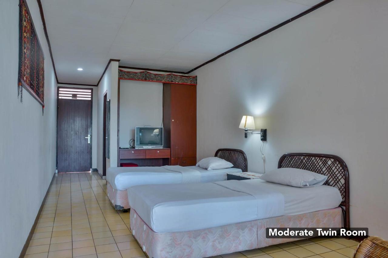 Silintong Hotel Ambarita Dış mekan fotoğraf