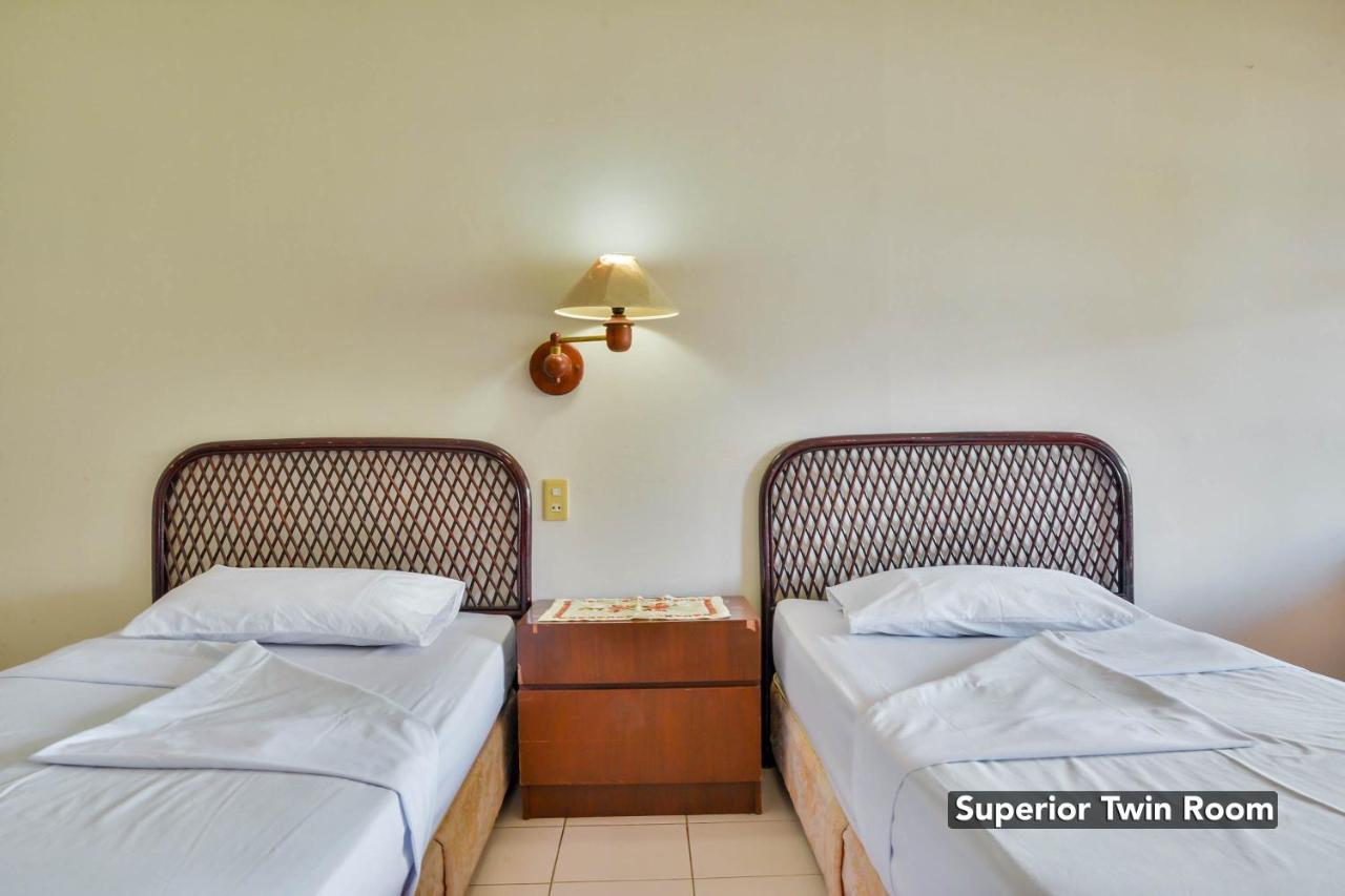 Silintong Hotel Ambarita Dış mekan fotoğraf