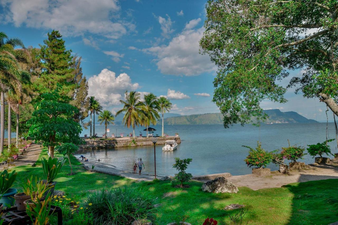 Silintong Hotel Ambarita Dış mekan fotoğraf